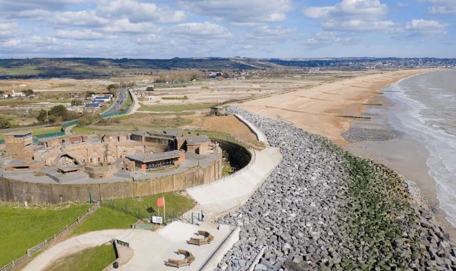 Hythe Ranges sea defence project team wins Environment Agency award